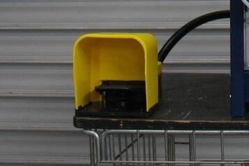 (5) Fußpedal (5) Fußpedal