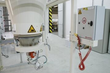 (4) Pulverzufuhr & -rückgewinnung (4) Pulverzufuhr & -rückgewinnung