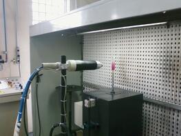 Automatik-Hochrotationszerstäuberbeschichtung auf Glas Automatik-Hochrotationszerstäuberbeschichtung auf Glas