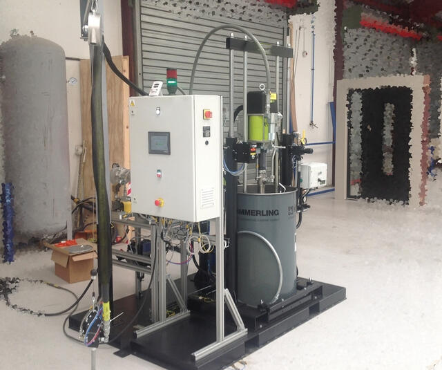 E60-Einheit von der Pumpe zum Applikator E60-Einheit von der Pumpe zum Applikator