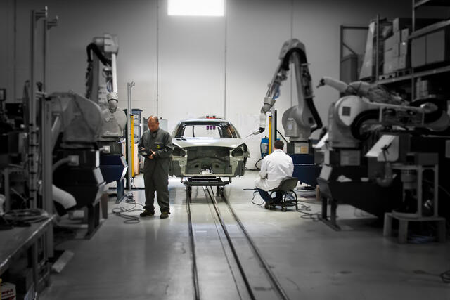 Roboter-Lösung für Karosserieoberflächen Roboter-Lösung für Karosserieoberflächen