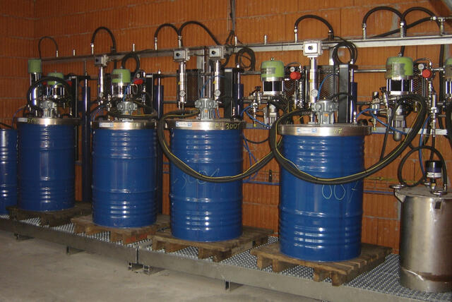 Farbküche mit Heizvorrichtung für mehrere Farben Farbküche mit Heizvorrichtung für mehrere Farben