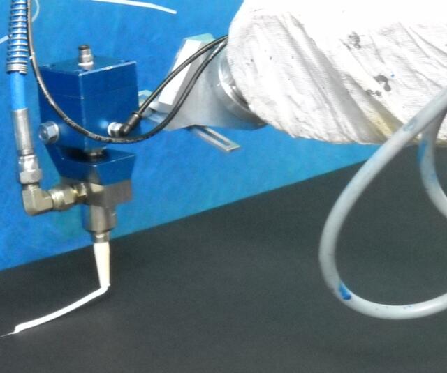 Extrusion durch Mehrachsenroboter Extrusion durch Mehrachsenroboter