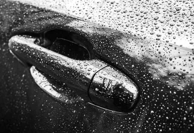 Moisture-material Moisture-material